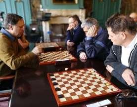 Programmadag 6: zondag 3 maart Stadhuis Locatie: Raadhuisplein 1 10.00-16.30 Vierde Wereldkampioenschap FRYSK! Zestien spelers strijden om de wereldtitel FRYSK!