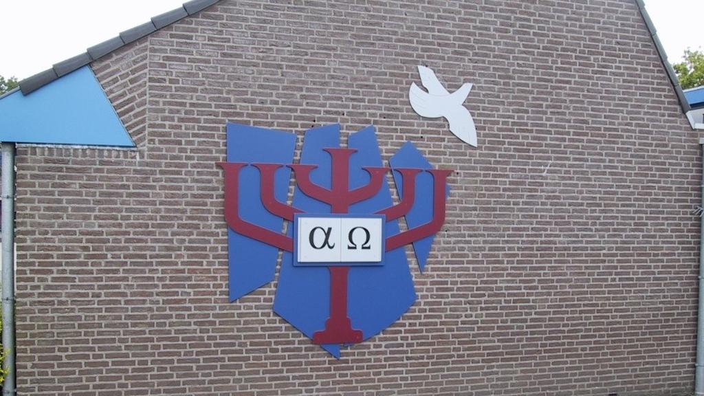 Wij vragen een vrijwillige ouderbijdrage van 60,00 Daarvan bekostigen we: Afscheidsavond Kosten toernooien Typeopleiding (vaste kosten schooldeel) Kerst Schoolkamp Schoolreis Sinterklaas Er zijn geen