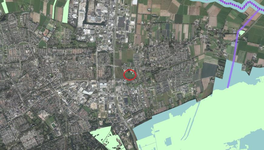 Natuurbeleidskader Figuur 4.2: Globale ligging plangebied (rood omcirkeld) ten opzichte van EHS, EVZ of de groenblauwe mantel gebieden in de omgeving. Bron: ruimtelijkeplannen.nl 6.