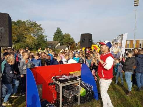 Personeel Meneer Rob zal op 24 november weer worden geopereerd aan zijn knie. Ditmaal zal het hopelijk wel doorgang vinden. Tijdens zijn afwezigheid kunt u terecht bij Sylvia.