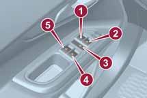 KENNISMAKING MET DE AUTO 30 ELEKTRISCHE RUITBEDIENING 23) Bedieningselementen bestuurdersportier Alle ruiten kunnen bediend worden vanaf het portierpaneel aan bestuurderszijde fig. 34.