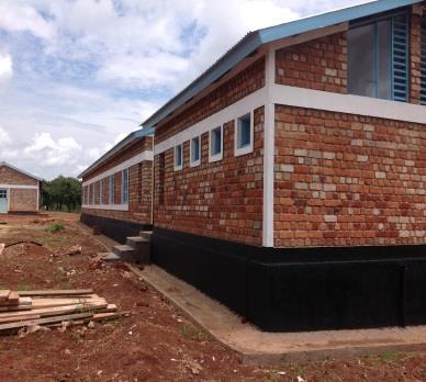 Middelbare school voor Mundindi Dit jaar is door SHIPO gewerkt aan fase 3 van het project Mundindi Secundary School. Het gaat daarbij om de 4 e meisjesdormitory en de 1e jongensdormitory.