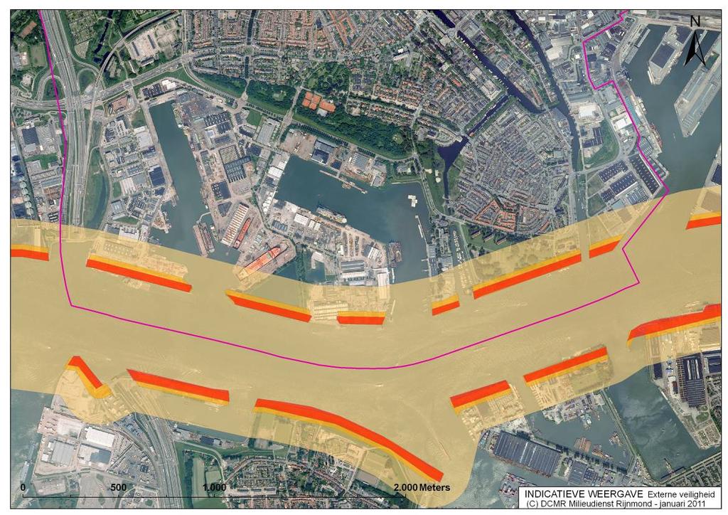 Volgens het Basisnet water moet rekening worden gehouden met een plasbrandaandachtsgebied van 40 meter (rode contour in onderstaande afbeelding). De PR 10-6 contour bevindt zich op het water.