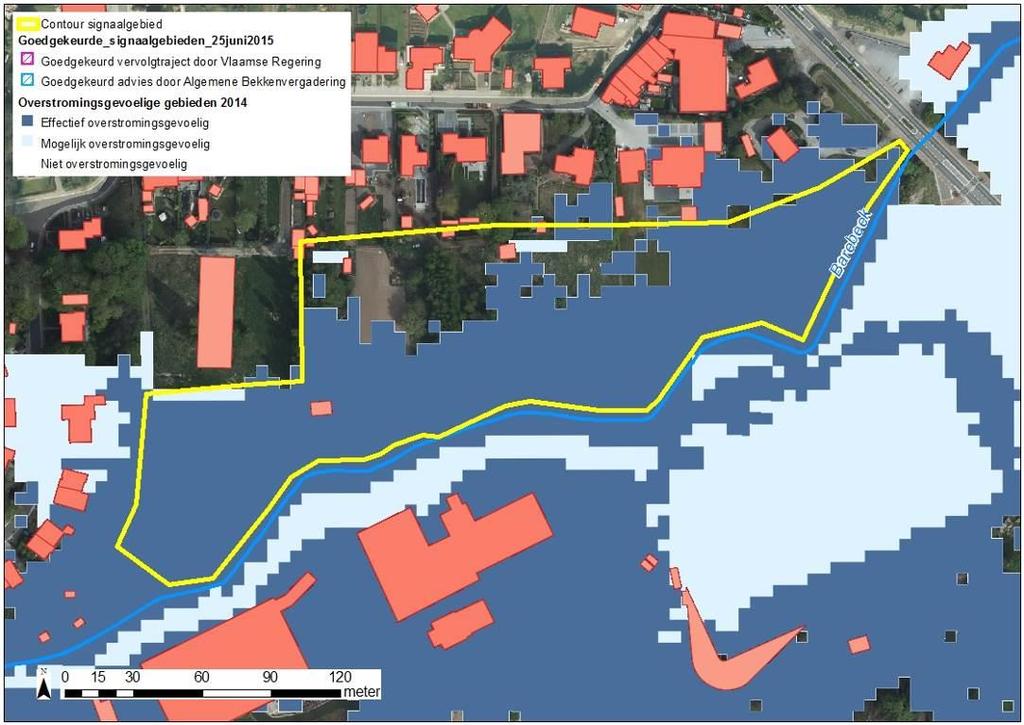 Figuur: watertoetskaart van het signaalgebied op recente orthofoto (medio 2015) met aanduiding van de overstromingsgevoelige gebieden (lichtblauw = mogelijk overstromingsgevoelig; donkerblauw =