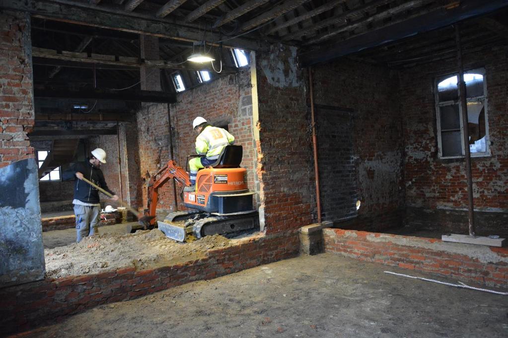 Hoofdstuk Werkwijze en opgravingsstrategie In het kader van restauratie met de voorziene nieuwe bevloering diende in het oudere noordelijk deel van het gebouw ca.