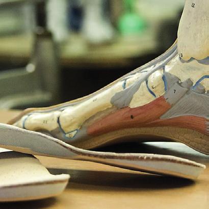 Praktijkbezoek / Domein voetzorg Binnenkijken bij de orthopedisch schoenfabrikant Workshop / Domein professionaliteit Starten als pedicure weet jij waar je moet beginen?