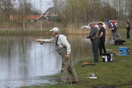 haalbaar. Zolang een water voldoende helder is, kan er met de kunstvlieg op alle in Nederland voorkomende vissoorten gevist worden.