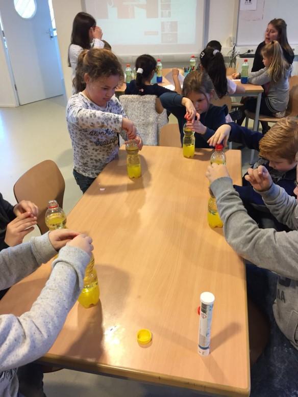 Ze mochten zelf hun mandje versieren en er zat ook een echte ballon aan vast. Wij hebben natuurlijk ook tijd gemaakt om een keer wat lekkers te maken.