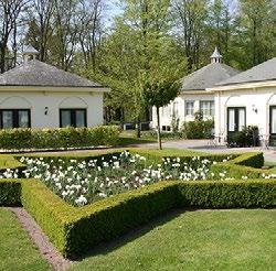 In totaal zijn er 52 hotelkamers verspreid in vier hofjes over het landgoed.