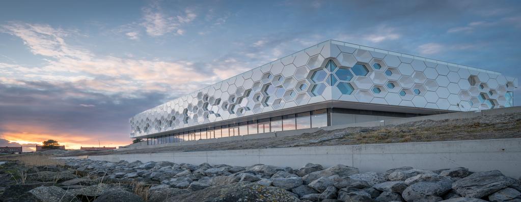 Managementsamenvatting Ten tijde van de planvorming rond De Nieuwe Afsluitdijk heeft het European Tourism Futures Institute van NHL Stenden Hogeschool in 2014 een nulmeting uitgevoerd naar het bezoek