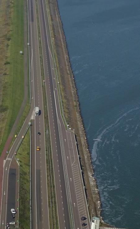 1. Achtergrond van het project 3. Onderzoekaanpak De Afsluitdijk bestaat ruim 80 jaar.