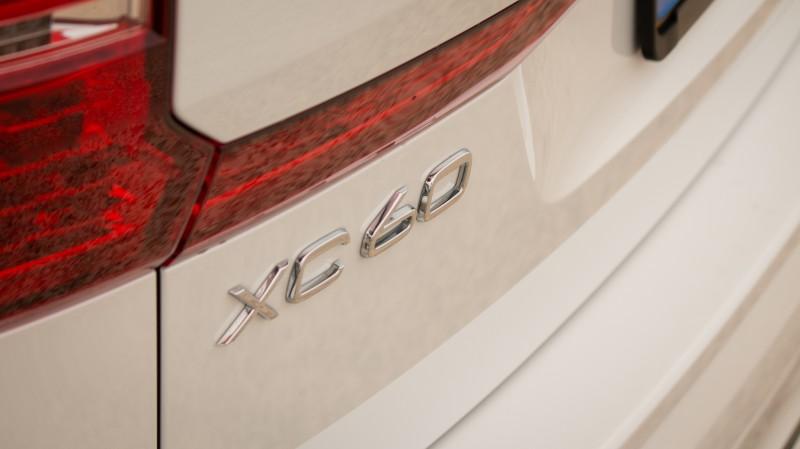 gelijke motorisering, aandrijving en transmissie, dan blijkt de nieuwe XC60 ruim 6 mille duurder dan zijn voorganger.