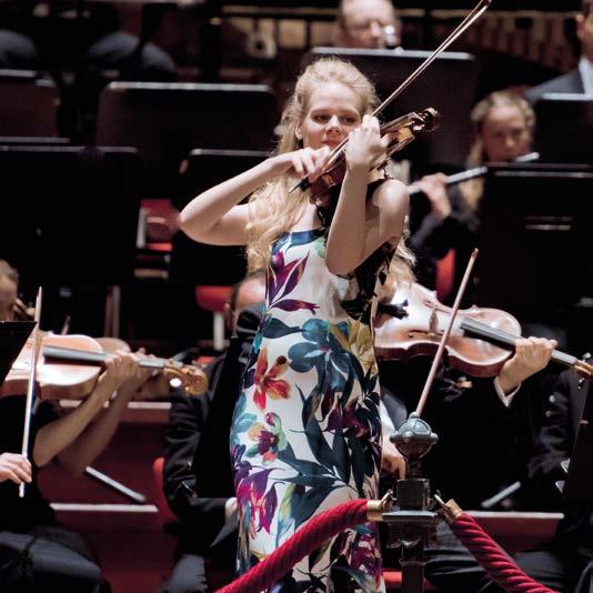 Simone Lamsma Van Baerle Trio Liza Ferschtman Nicholas Collon 1 maart Grote Zaal Karina Canellakis dirigent Simone Lamsma viool Beethoven - Ouverture uit Egmont Prokofjev - Eerste vioolconcert in D R.