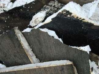 Dakafval Afval afkomstig van daken dat dakleer bevat (zowel teerhoudend als teervrij dakdekker-materiaal).