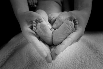 Babymassage In een rustige sfeer overlopen we uitgebreid de massagetechnieken voor uw baby en deze worden onmiddellijk ingeoefend.