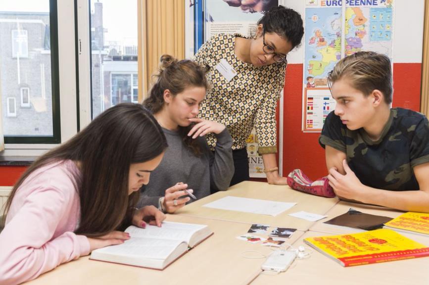 Nuffic De Nederlandse organisatie voor internationalisering in het onderwijs, in opdracht van Ministerie van Onderwijs en de Europese Commissie Missie Leerlingen en leraren een