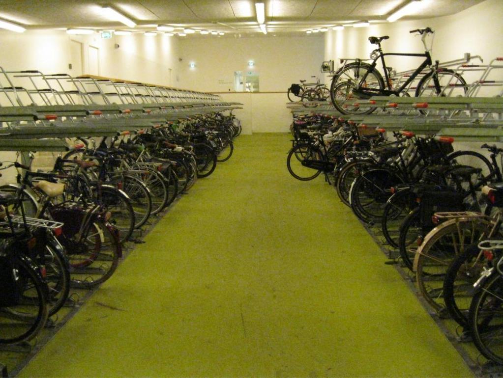 11. De Nieuwe Kolk De fietsenstalling in De Nieuwe Kolk is bij de bouw een gemiste kans geweest.