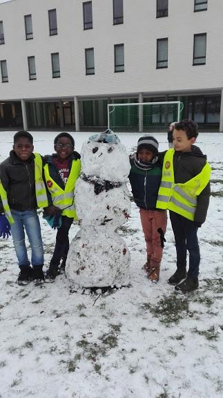 De kinderen van het 2de leerjaar zwoegen en zweten zich te pletter, er