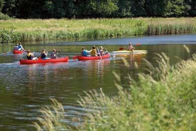 Natuurlijk om te wandelen, te fietsen, maar ook paardrijden, golfen, kanovaren, of een tochtje met de Isselganger behoort tot de mogelijkheden.