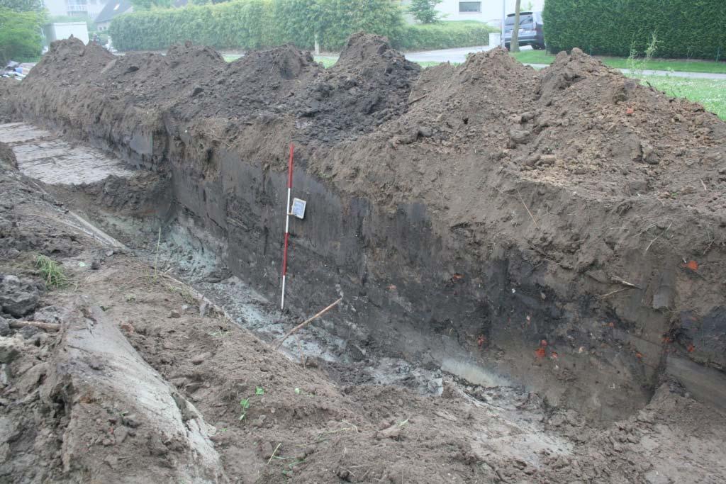 In geen enkele proefsleuf kon het verloop van de grachten duidelijk gevolgd worden. Dit wijst erop dat de grachten grotendeels verstoord zijn.