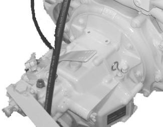 Hoofdstuk 1 - Vertrouwd rken met uw motorinstlltie Technodrive-trnsmissies De trnsmissie-identifictieplt vermeldt de tndwielverhouding, het