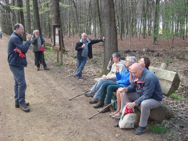 Voorbij: De LANDLOPERIJ We zijn er lang over bezig geweest, veel flyers rondgebracht maar de opkomst was weer zoals voor onze andere activiteiten: zo'n 25 mensen, groot en klein schreven in en hebben