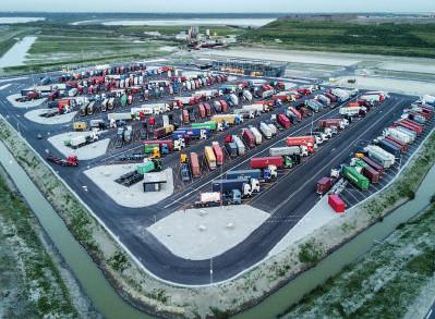 Navigate. In mei 2017 ging de truckparking Maasvlakte Plaza open.