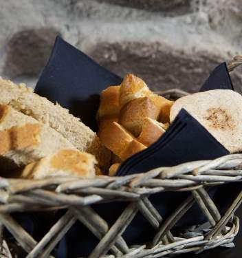 oosterse pindasaus Varkenshaasmedaillons in een champignonroomsaus Aardappelen