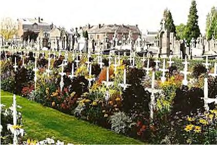 Cimetière municipal d Arras De begraafplaats van Arras stamt uit 1790. Van de ouderdom van deze begraafplaats is echter niet veel meer te zien.