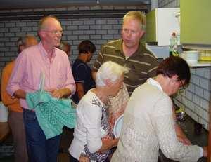 We liepen over de bloemrijke weitjes bij Piepert en vonden daar ook weer de Bijenorchis.