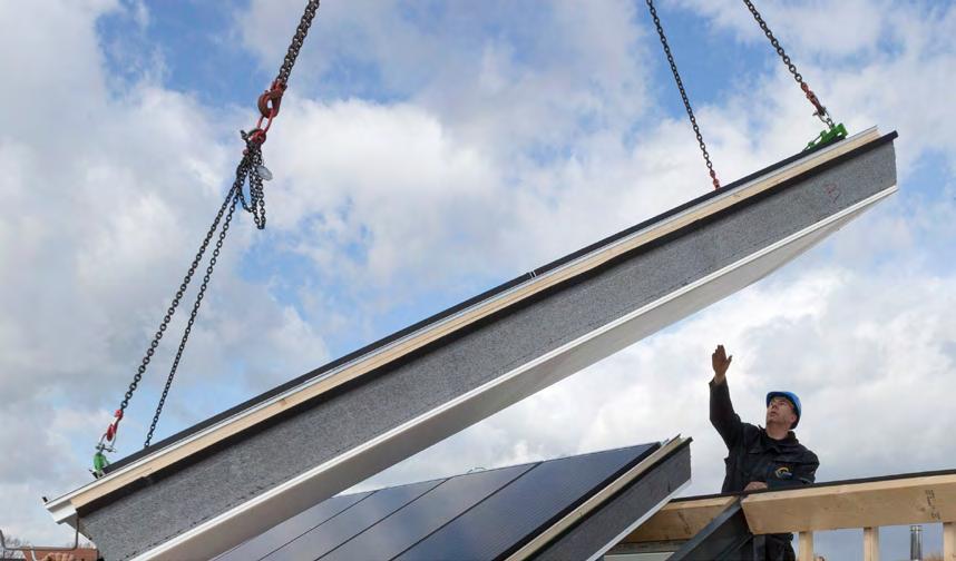 Alle gangbare PV-panelen hebben een breedte die past binnen dit systeem. Prefab Unidek SolarPower heeft het meeste weg van een indaksysteem, maar gaat verder dan dat.