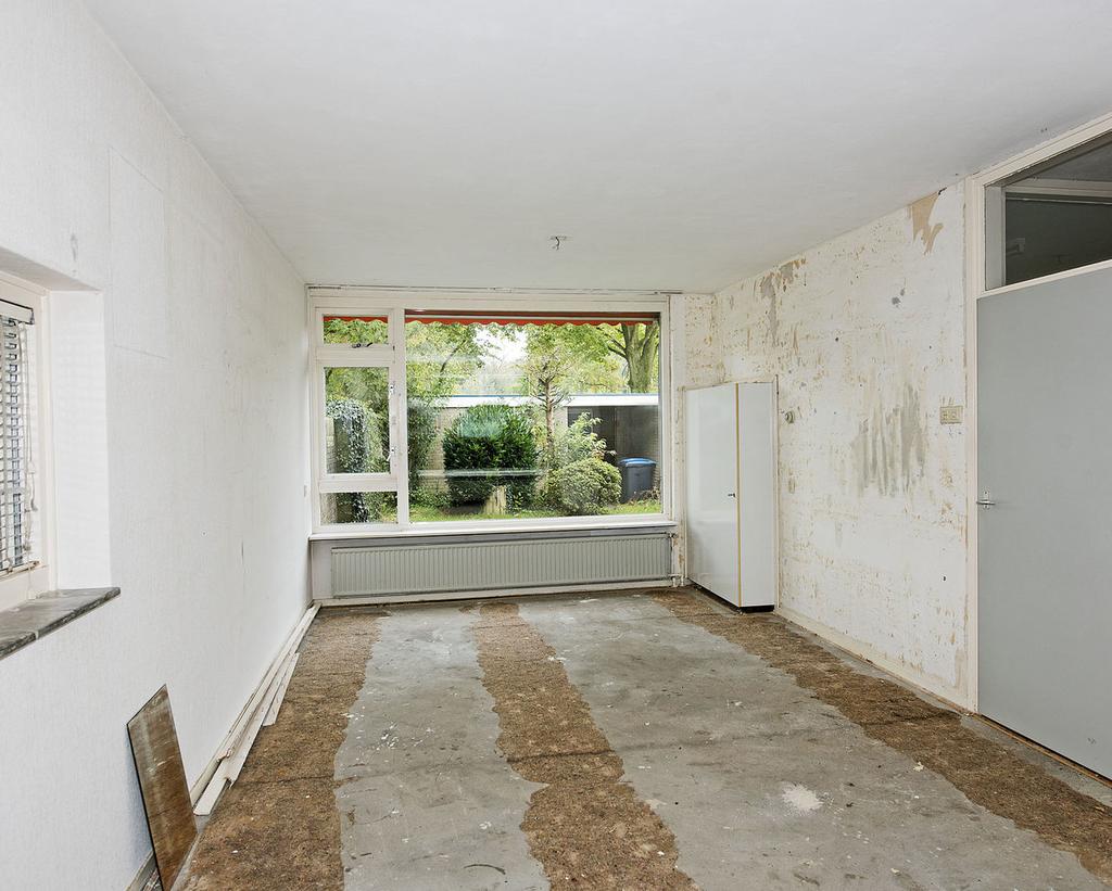 Soort eengezinswoning Bouwjaar 1970 Type eindwoning Tuin achtertuin, voortuin Kamers 5 Woonoppervlakte 115 m²