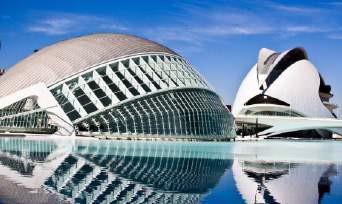 s Namiddags bezoek aan de moderne Ciudad de las Artes y las Ciencias. Avondmaal en overnachting in Valencia.