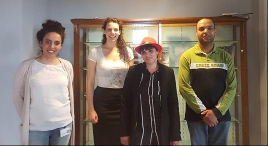 Foto: Van links naar rechts: Fatiha, Charlotte, Raffaella en Abdullah Monique Kremer hoogleraar Universiteit van Amsterdam In het onderzoeksprogramma meer op eigen benen in de etnisch diverse stad is