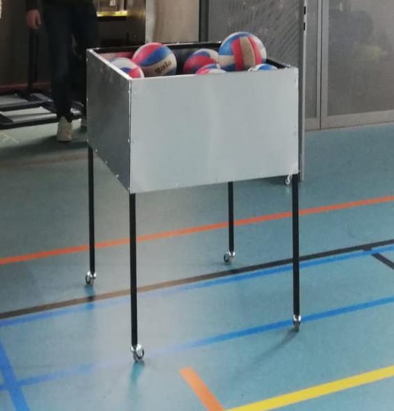 De school heeft onlangs enkele basketballen + een volleybal gevonden die eigendom zijn van de school, maar waar VC Geel werd opgeschreven.