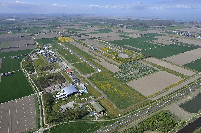 Bestaande Airport Lelystad Genoemde kenmerken sturen de ruimte voor en richting van de verdere duurzame ontwikkeling van de gemeente.