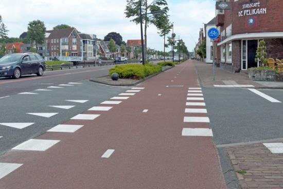 Deze ontnemen bestuurders de mogelijkheid om fietsers in hun ooghoeken te zien aankomen bij het naderen van de