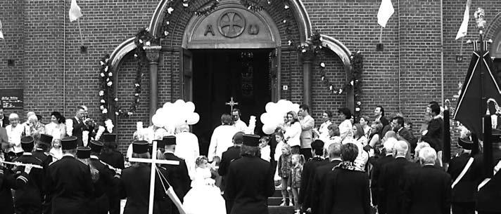 Communie in Heer, mei 2007 Traditioneel worden de communiekinderen opgehaald en naar de kerk begeleid. Zo ook op 6 mei.
