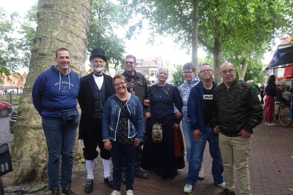 Daarna vervolgde de weg naar Hoorn, hier hebben we een kaasmarkt bezocht en gekeken naar ouderwetse dansen.