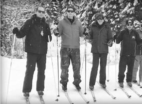 Na het eten kwam Hans met de kamerindeling en iedereen ging met de koffer naar de kamers. De skiërs gingen nog die middag spullen huren en de langlaufers deden dat de volgende ochtend.