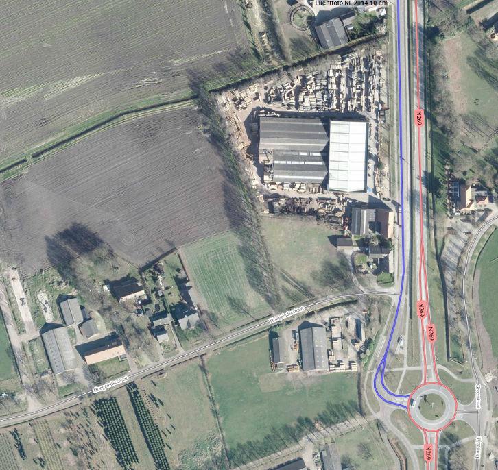 1: huidige situatie (links) en toekomstige situatie (rechts) (bron: Cyclomedia en Praedium) Houthandel Van Dal heeft in de huidige situatie circa 8.600m2 bebouwde bedrijfsruimte.