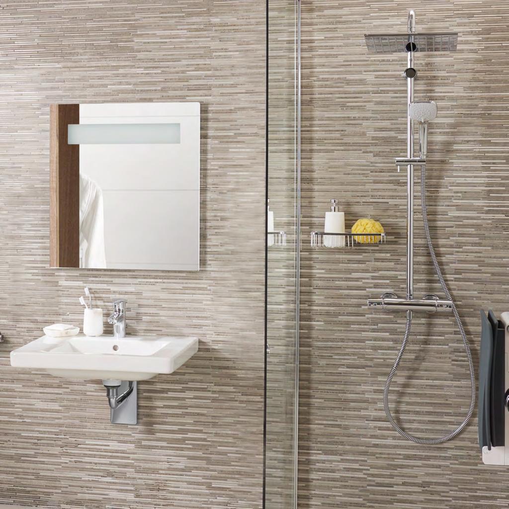 5 Een perfecte hotelbadkamer met drempelvrij comfort: het spoelrandloze toilet uit de