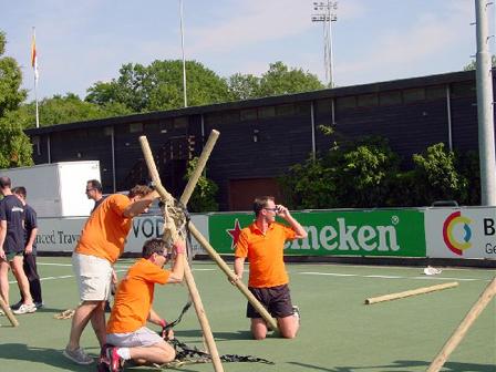 Teambuilding - Katapult bouwen is de leverancier Bij het katapult bouwen is het de bedoeling dat je met je groep in een bepaalde