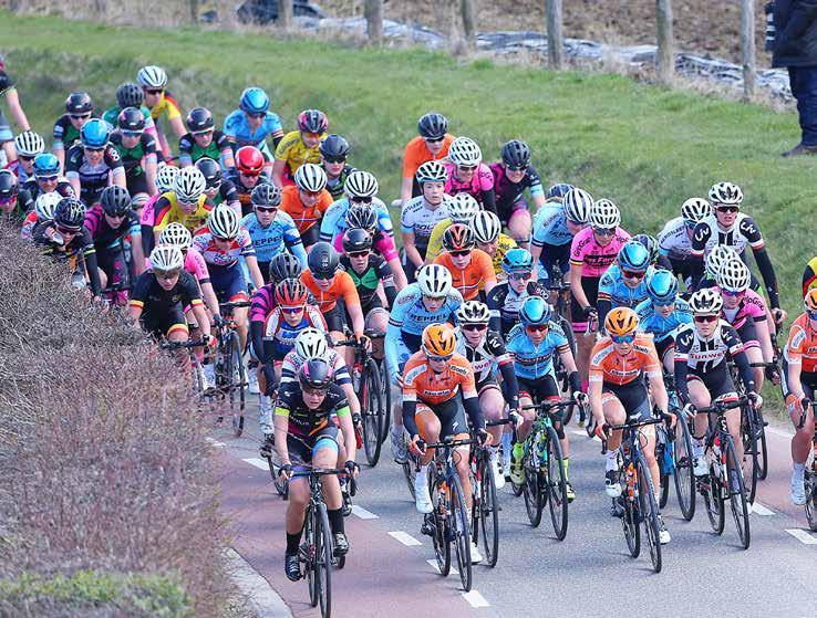 RABOBANK BERGKLASSEMENT Tijdens de 3 e Volta Limburg Classic dameswedstrijd strijden de dames