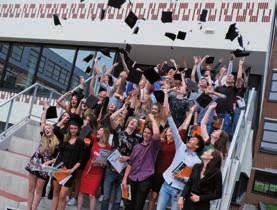 Voor je ouders! PETER VORSTENBOSCH, VOORZITTER VAN DE OUDERRAAD: NSG GROENEWOUD IS EEN TOEGANKELIJKE EN BETROKKEN SCHOOL. ALS OUDER KUN JE ECHT MEEPRATEN OVER DE BELANGRIJKE KEUZES VOOR JE KIND.