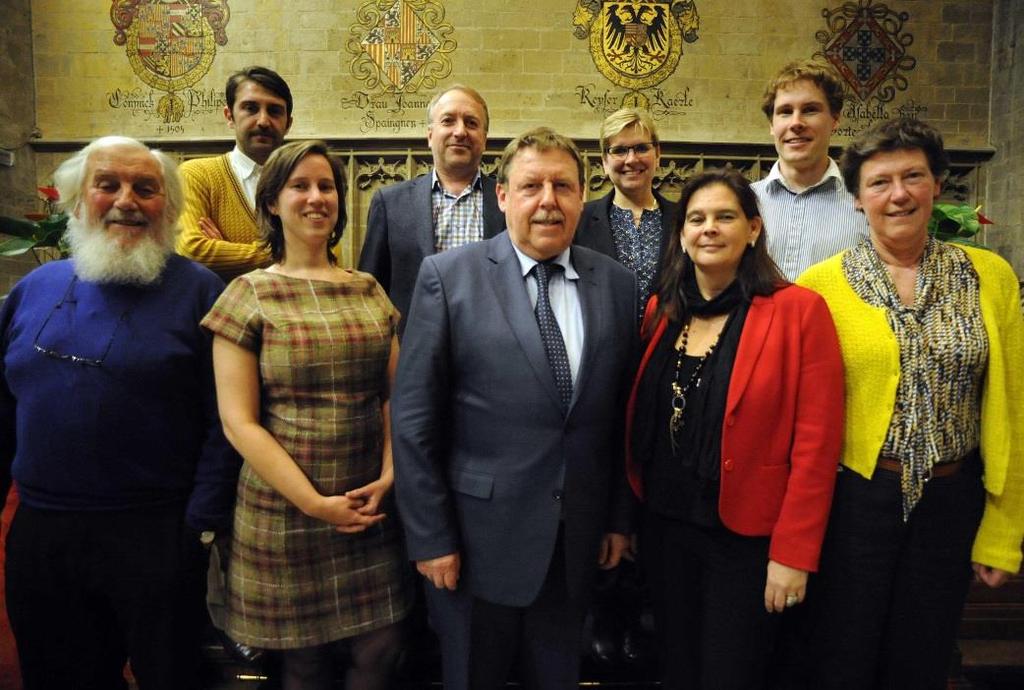 Als uitsmijter: de nieuwe groepsfoto van de gemeenteraadsfractie! (met dank aan Eddy Ooms) CONTACT?
