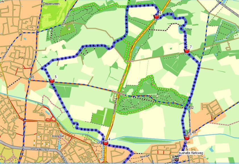 Routebeschrijving 1. Je staat voor het startpuntpaneel Schalkhaar van het wandelnetwerk. Ga rechtsaf, Lindeboomsweg. Op kruising met Oerdijk rechtdoor, rode en blauwe route volgen, Aarninkskampweg.