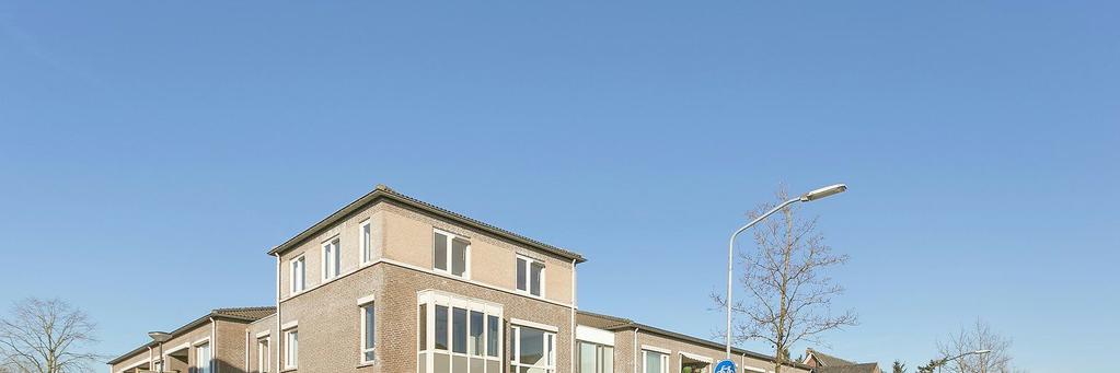 ESSCHEWEG 10 L - VUGHT Dit ruime 4 kamer appartement/maisonnette in het zeer aantrekkelijke complex "Jagershoek" is gelegen is gelegen op de eerste, tweede en derde verdieping met op het