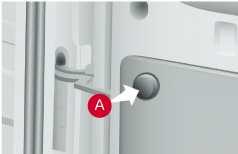 Volgens de uitrusting kunnen de achterdeuren tot 180 worden geopend (door knop A gesitueerd op het deurpaneel in te drukken) of zelfs tot 270.