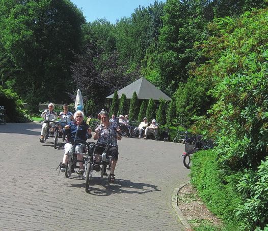 ligt in het noordelijke deel van de prachtig landgoed waar u heerlijk kunt Veluwe dat een afwisselend landschap heeft van wandelen en fietsen.